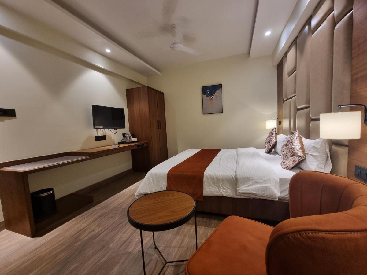 Hotel El Magnifico 수라트 외부 사진