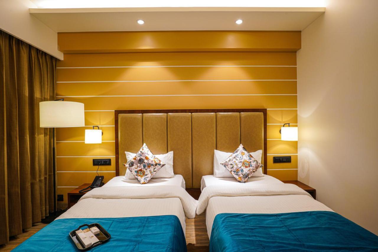 Hotel El Magnifico 수라트 외부 사진