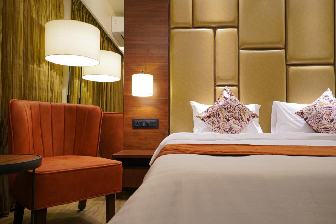 Hotel El Magnifico 수라트 외부 사진