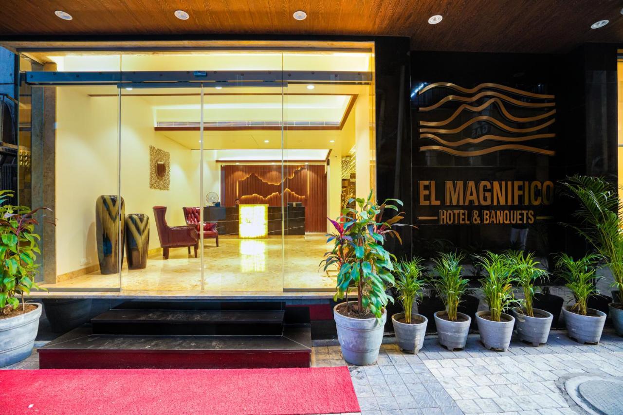 Hotel El Magnifico 수라트 외부 사진