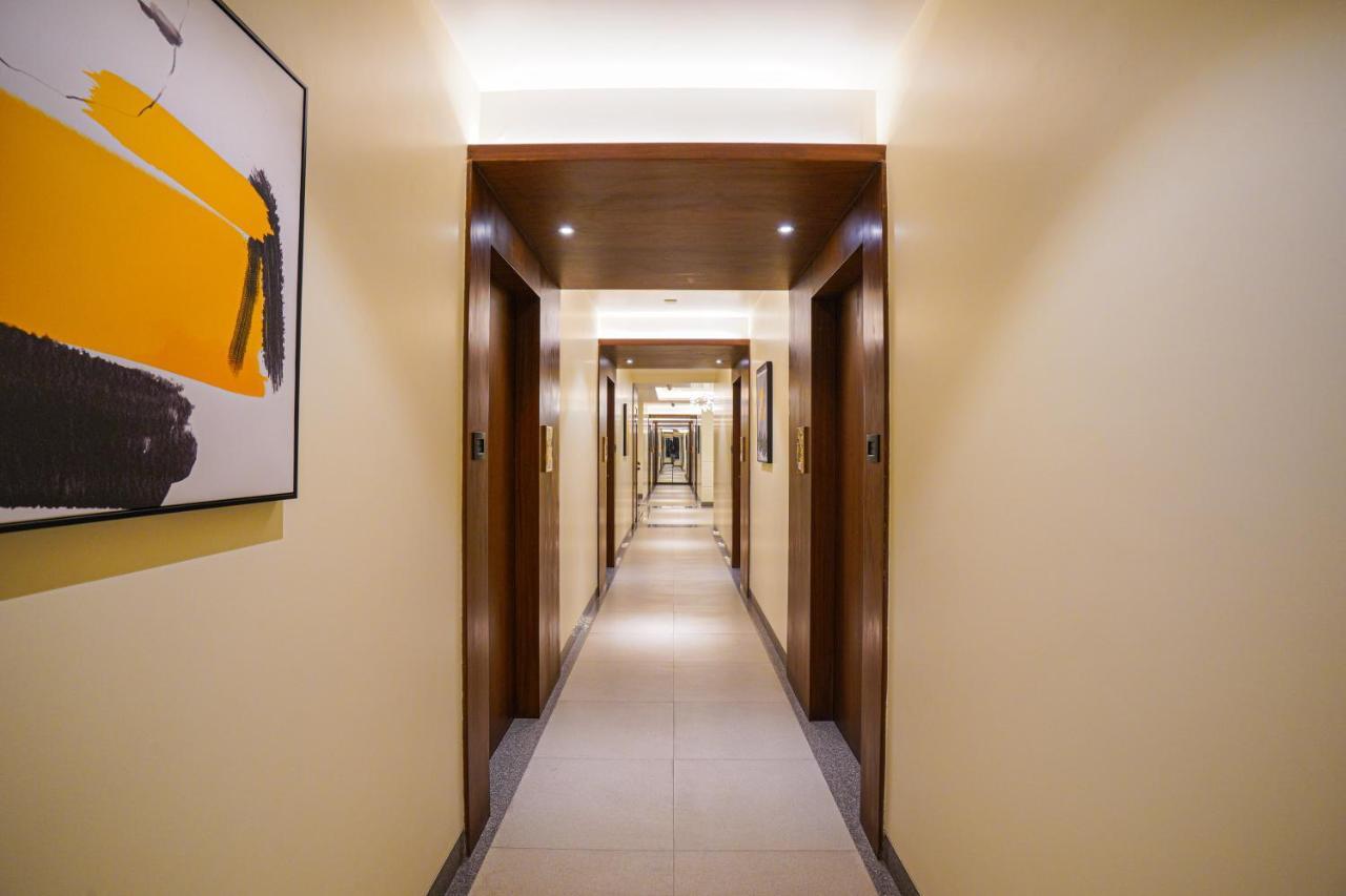 Hotel El Magnifico 수라트 외부 사진